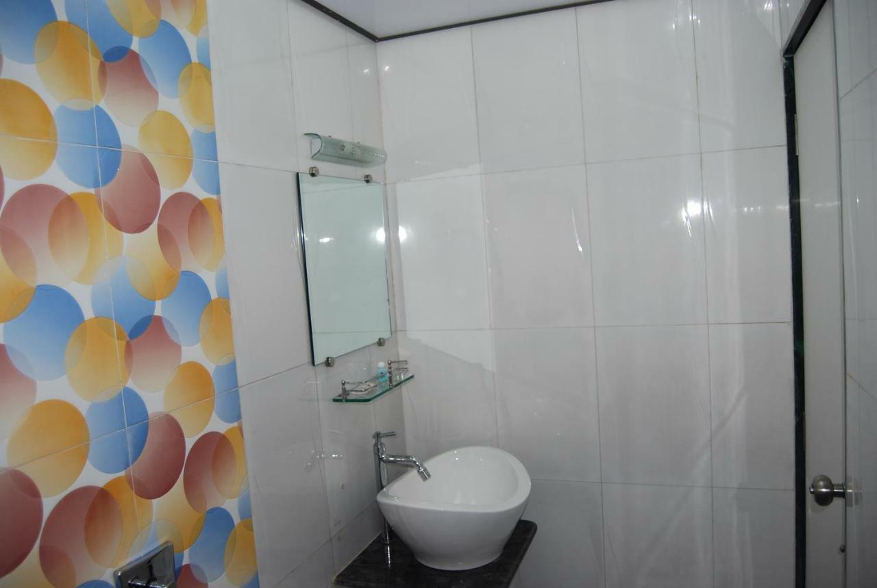 Sunshine Backpackers, Airport Hostel Mumbai Luaran gambar